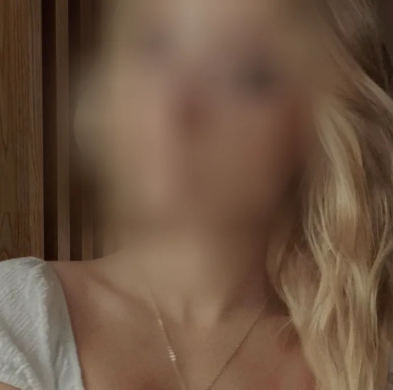 Abigail, 19
