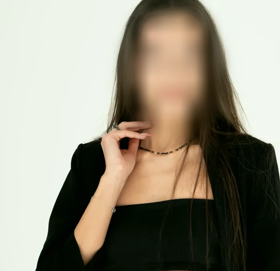 Amelia, 28