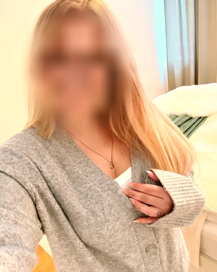 Kelly, 36