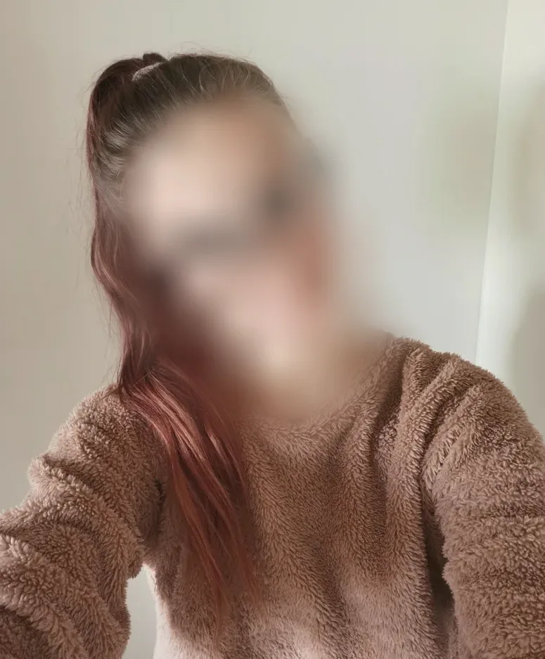 Lucy, 28