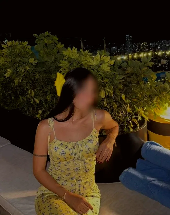 Sinead, 25
