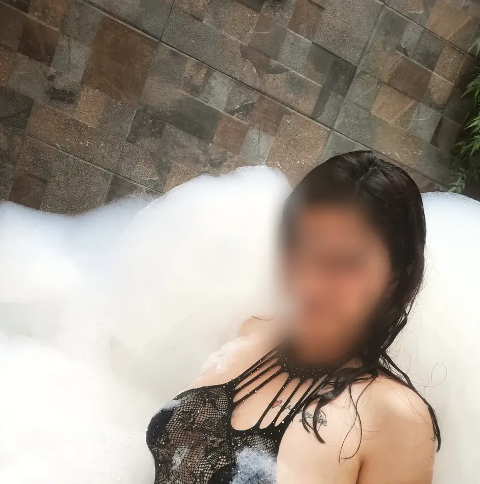 Yasmin, 26